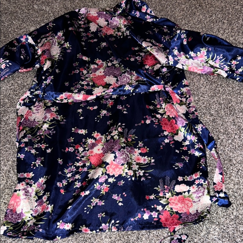 Women’s Floral Robe - Picture 4 of 4